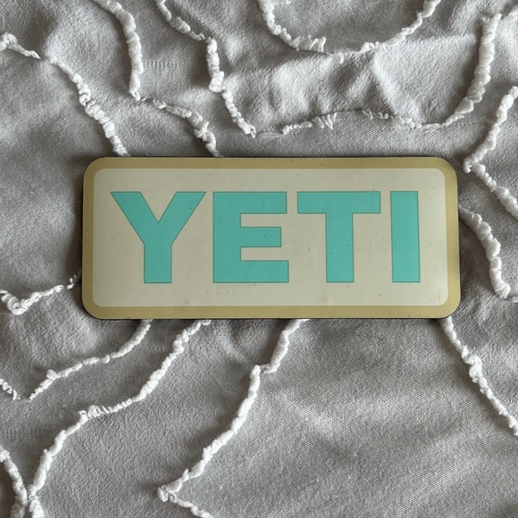 NEW Yeti Magnet - Sand w/ Aqua - Picture 1 of 5